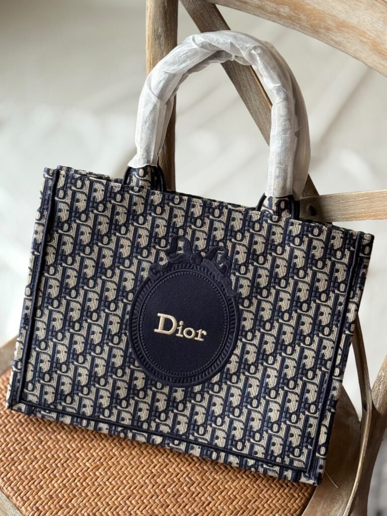 DIOR